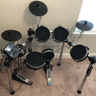 Alesis Surge Mesh Kit Electronic Drum Set w/amp 2020 - Black image 1