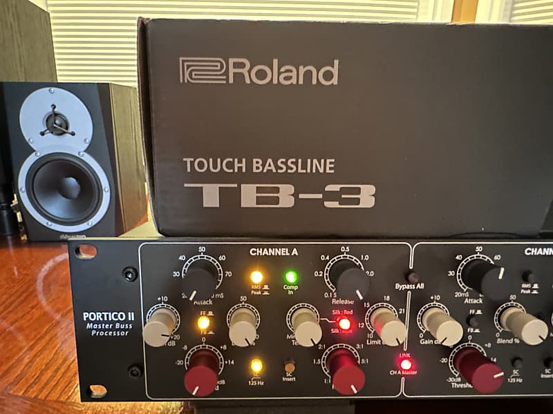 Roland ローランドTB-3 ベースシンセサイザー + デッキセーバー付 