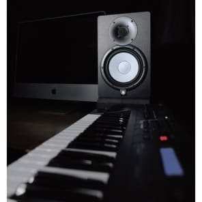Yamaha Yamaha HS7 Active Studio Monitors w Speaker Stands and TRS to XLR Male Cables image 7