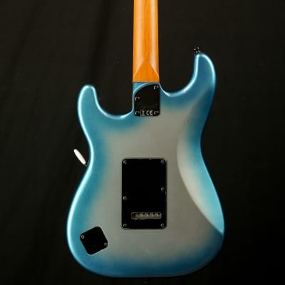 Squier Contemporary Stratocaster® Special, Roasted Maple Fingerboard, Black Pickguard, Sky Burst Metallic image 6