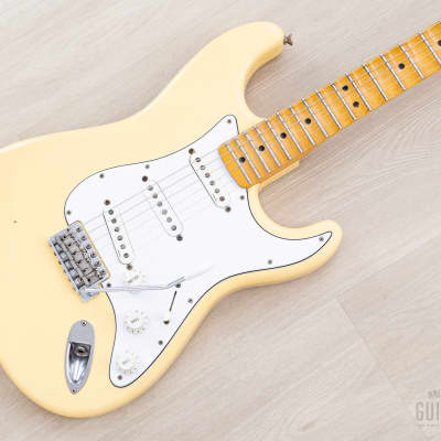 美品Fender Stratocaster アイボリー Fender Stratocaster Ivory Electric Guitar, Maple Fretboard
