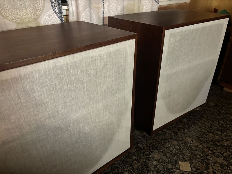 Altec Lansing 846b Valencia’s speakers. In great condition! Original components!