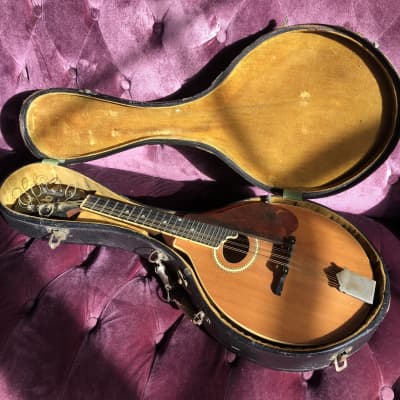 1927 The Gibson A4 Mandolin - Natural Finish - With Case image 23