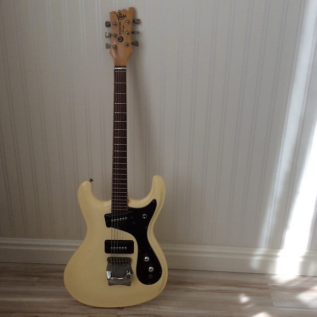 人気デザイナー ホワイト Avenger mosrite （中古】Mosrite モズライト Avenger ギター