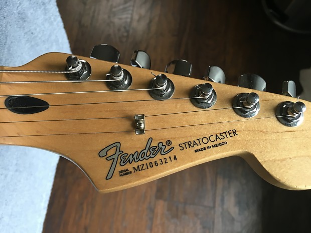Fender MIM Stratocaster (loaded w/ Lindy Fralin pickups