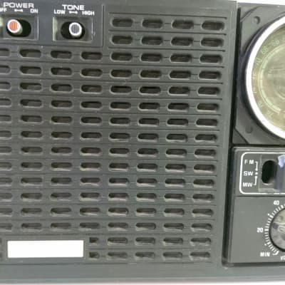 Vintage SANYO Rp 7331 Portable Radio Fm Sw Mw Made in Japan Vintage SANYO Rp 7331 Portable Radio Fm Sw Mw Made in Japan