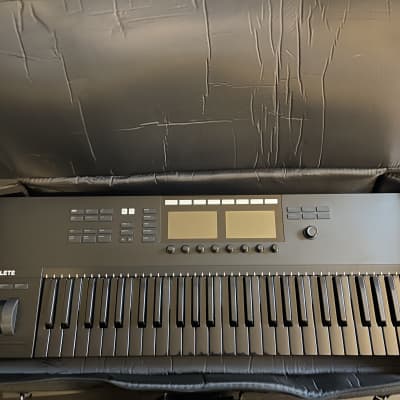 Native Instruments Komplete Kontrol S49 Mk2 *Black Edition