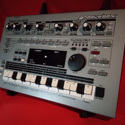 Roland MC-303 Groovebox 1990 - 1998