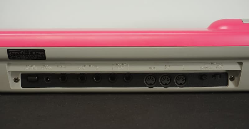 連休特価KORG 707 シンセサイザー ピンク　ジャンク Korg 707 Pink FM 80's Digital Performing Synthesiser With