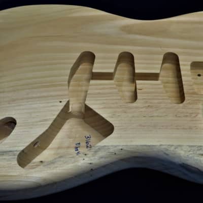 2 Piece AGED Pine Strat Style Stratocaster Hardtail body - 3lbs 4oz #3162 - image 5