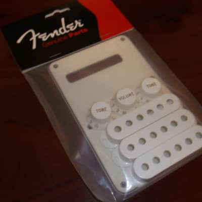 Genuine Fender Strat Accessory Kit - PARCHMENT, 099-1395-000
