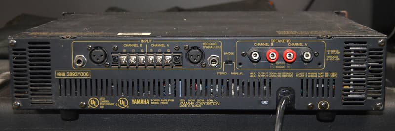 Yamaha P1600 Power Amplifier - Black