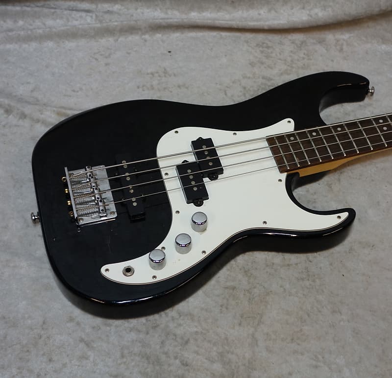 Samick Corsair CR13 short scale bass guitar in black Reverb
