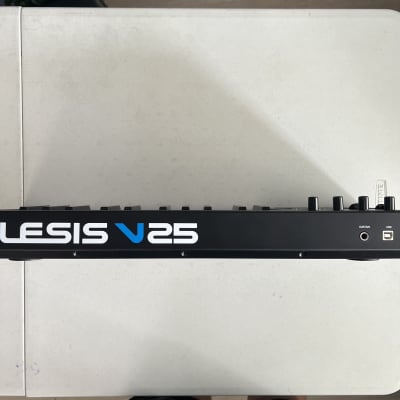 Alesis V25 25-key USB MIDI Controller with Beat Pads image 3