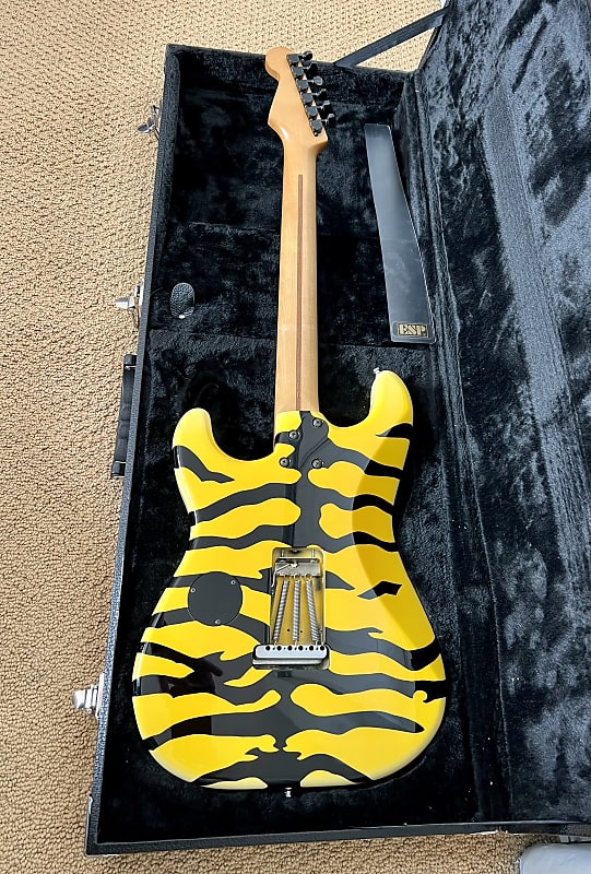 ESP Bengal Tiger Rare Custom Shop Late 1980's-1990's - Signed by George  Lynch (one of a kind)