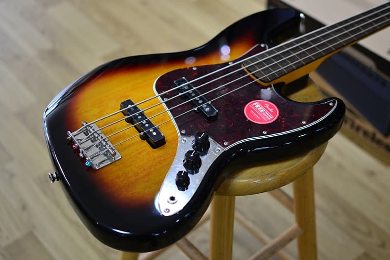 Fender Squier Classic Vibe '60s Jazz Bass Fretless 3-Colour Sunburst  Electric Bass Guitar