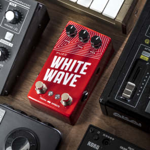 White Wave Fuzz + Booster Combo image 3
