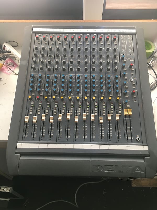 Soundcraft Delta 200 12 channel mixer w/ CPS150 power supply Reverb