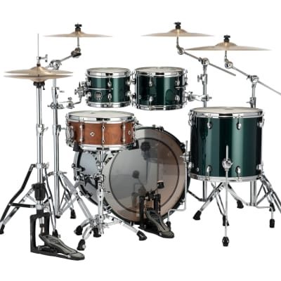 MAPEX SATURN EVOLUTION CLASSIC MAPLE 4-PIECE SHELL PACK - HALO MOUNTING SYSTEM - MAPLE AND WALNUT HYBRID SHELL - FINISH: Brunswick Green Lacquer (PQ)  HARDWARE: Chrome Hardware (C) image 4