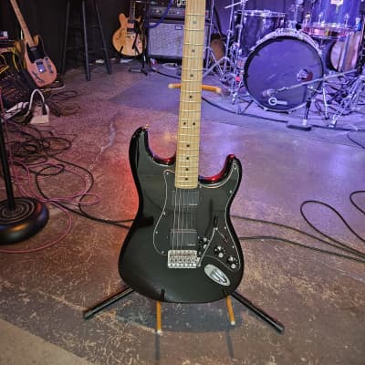 Fender Stratocaster 2013 - Black image 1
