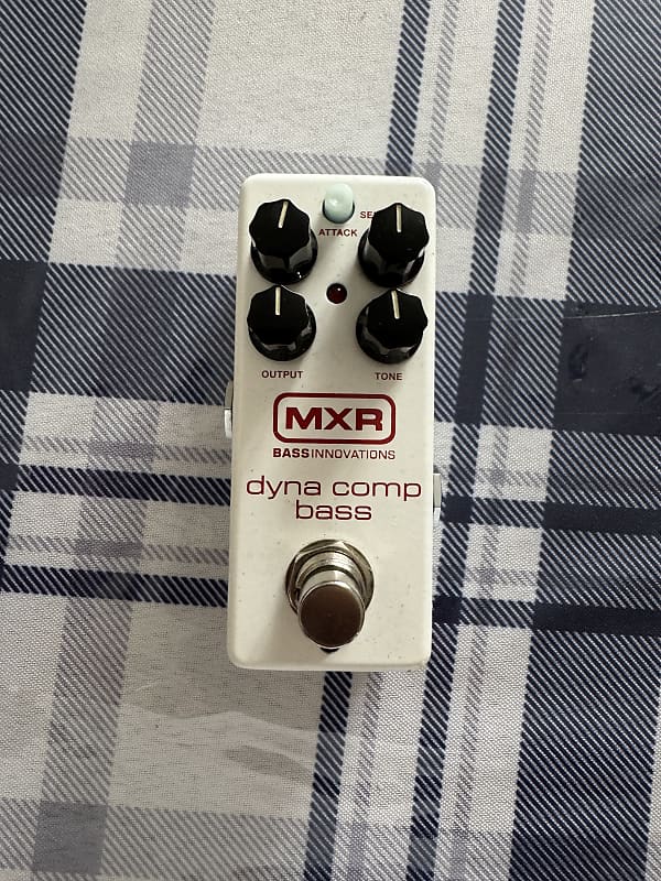 MXR ( エムエックスアール )M282 Dyna Comp Bass MXR M282 Dyna Comp Bass Compressor Pedal | Sweetwater