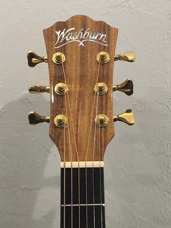 Washburn BTSC56SCE Bella Tono Series Solid Sruce Top Mahogany Neck 6-String  Acoustic-Electric Guitar