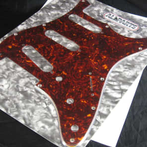 Allparts Pickguard for Stratocaster 11 Hole 3-Ply
