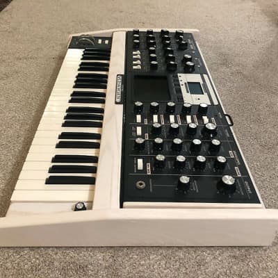 Moog MiniMoog Voyager Select Series Edition 44-Key Monophonic Synthesizer - White Cabinet with Flight Case image 6