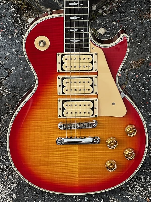 Gibson Les Paul Ace Frehley Signature 1998 - a stunning Cherry'burst example that is truly mint in all respects. image 1