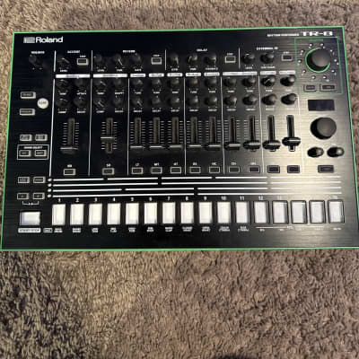 Roland AIRA TR-8 Rhythm Performer