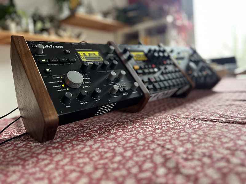 Elektron triple stand (walnut wood) Digitakt/Digitone/Syntakt/Heat image 1