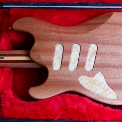 GB Liuteria Boutique guitar Petra 7 string fanned fibonacci series inspiration design 2022 - Matt image 2