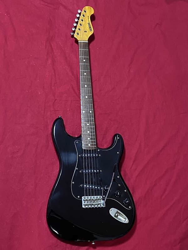 Yamaha ST-400R Black Japan Vintage 1980's Electric Guitar