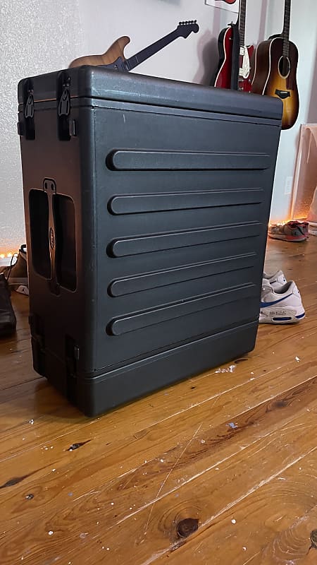 SKB 4u Rack with Wheels 2021 Black | Reverb