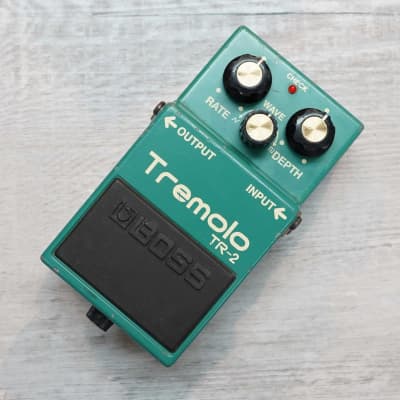 BOSS TR-2 Tremolo　トレモロ BOSS TR-2 Tremolo Effects Pedal | Guitar Center