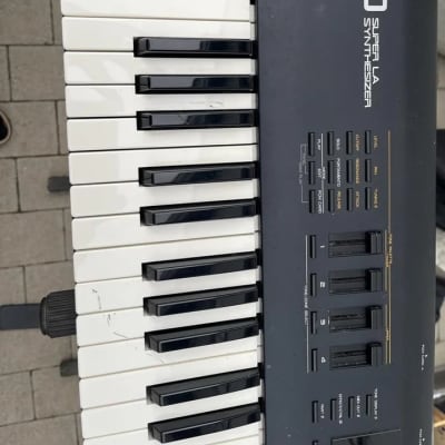 Roland D-70 76-Key Super LA Synthesizer UPS express