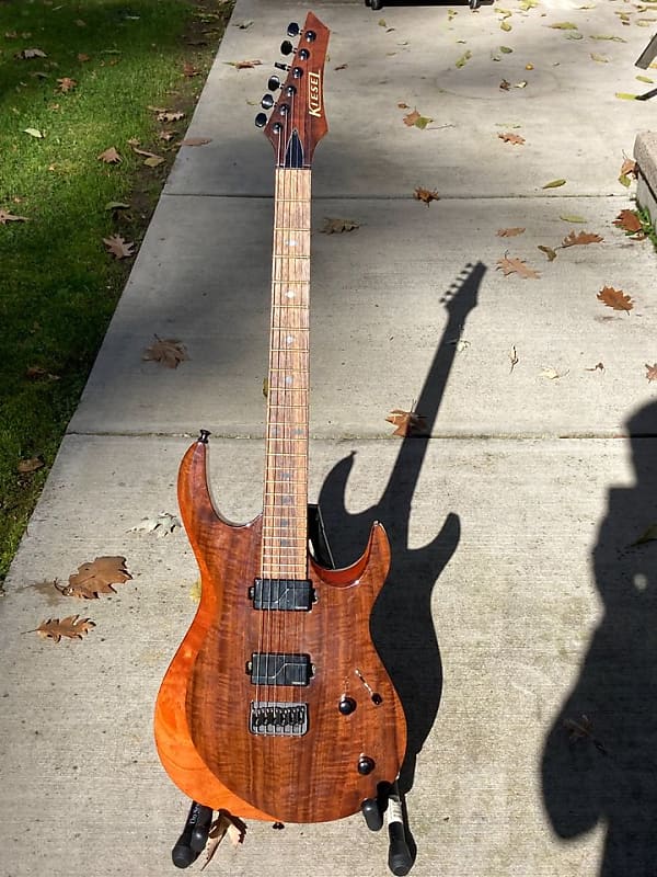Kiesel Aries Walnut Top, Mahogany Body, Fishman Fluence Reverb