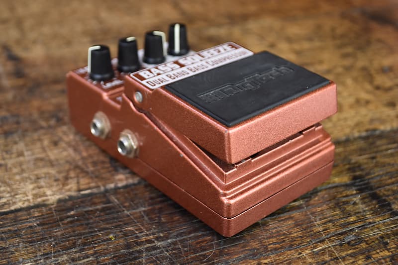 DigiTech Bass Squeeze Dual Band Bass Compressor Pedal