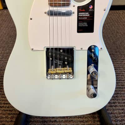 Fender AMERICAN PERFORMER TELECASTER® 2021 Satin Sonic Blue image 2