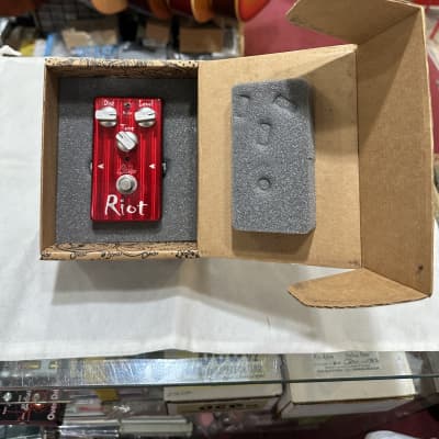 2013 Suhr Crimson Edition Riot Distortion Pedal,Limited Edition Of 500 Units. for sale