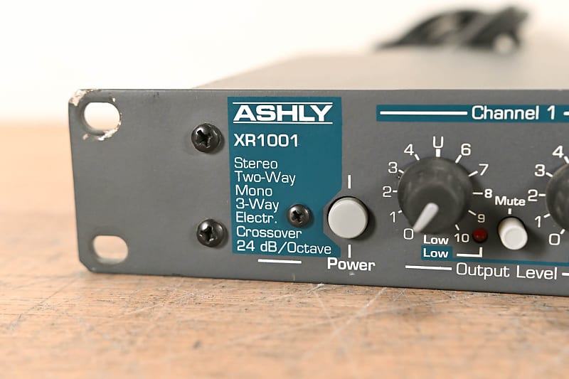 Ashly XR-1001 Stereo 2-Way, Mono 3-Way Crossover CG007GH