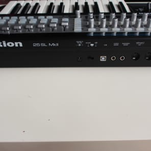Novation 25SL MkII 25 Key MIDI Controller 2016 image 4