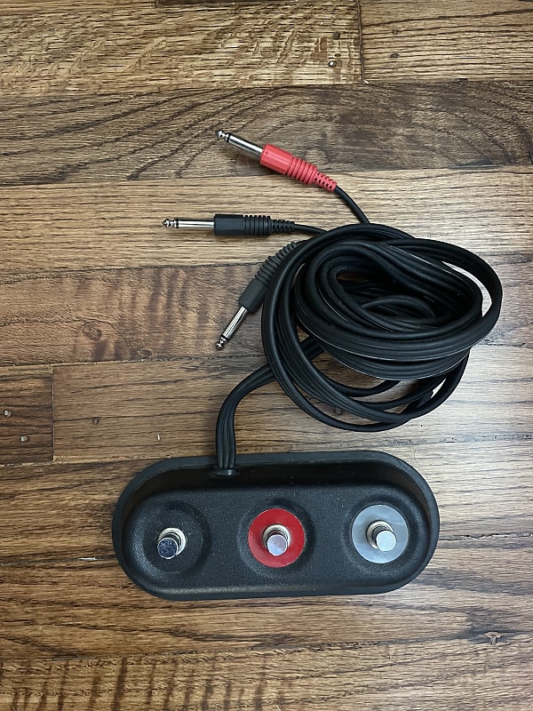 Roland FS-3 foot switch 日本製 E8B87D3E-A014-4AAC-83A4-