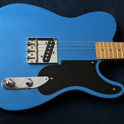 Custom Snakehead Prototype Broadcaster - Lake Placid Blue Nitro + Case image 2