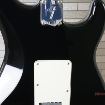Fender Player Stratocaster Left-Handed with Pau Ferro Fretboard - Black image 7