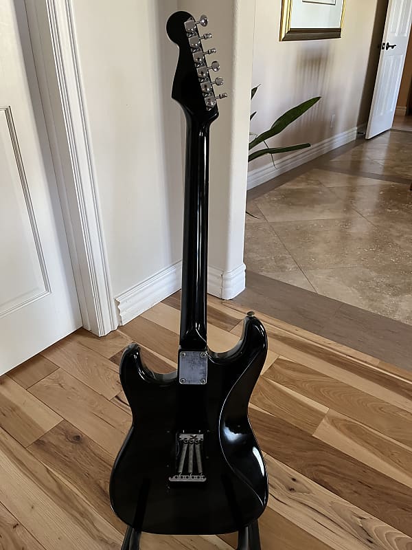 ウスキーTOKAI SUPER EDITION ストラトキャスター黒 1984 Tokai Super Edition Stratocaster Electric Guitar
