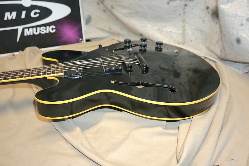 Cort Source Semi-Hollow Body 335-style Double Cutaway Guitar