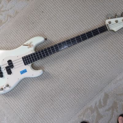 Valley Arts Custom Pro Bass MB4 Fret Wired Midi Bass White image 1