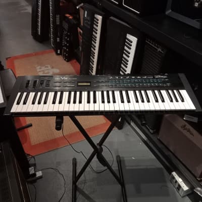 Yamaha DX11 V2 FM Synthesizer