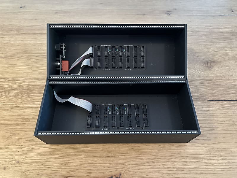 Tall Dog Electronics Simple Skiff Eurorack Case 6U 64HP with